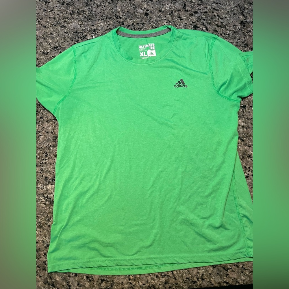 Adidas Mens XL t-shirt athletic fit